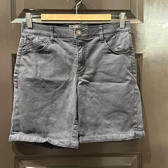 Wit & Wisdom Pants - Women’s Wit &Wisdom Grey shorts size 4